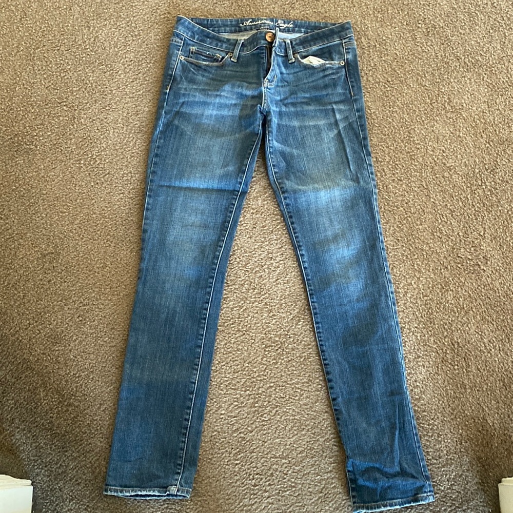 American Eagle blue wash skinny jeans